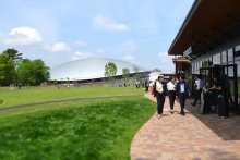 千葉公園に芝庭オープン　スタバや人気パン店などにぎわう　千葉市、記念式典も