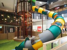 イオンモール木更津　子ども向け室内遊戯施設オープン　木のぬくもり感じる遊具
