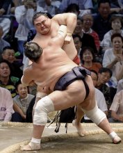 健闘隆の勝、地元柏から賛辞「良い勝負だった」　照ノ富士との優勝争い敗れる
