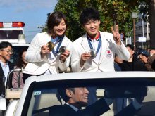 五輪ヒーローのパレードに１万人　柔道金の角田選手、スポーツクライミング銀の安楽選手　地元・八千代、笑顔に包まれ