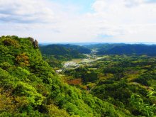 伊予ケ岳の登山環境整備へ　岩登りや絶景、千葉県内外登山客から人気　南房総市などがＧＣＦ