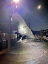 大網白里の住宅街で水噴出　未明に高さ１０メートル、地中の水道管破損か　窓ガラス壊れる