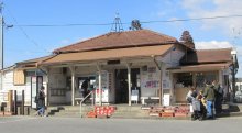 城跡どこに　思い巡らせ　交通要衝、祭り根付く　上総牛久駅（小湊鉄道）　【駅から２kmのおもしろ散歩　千葉地理学会】