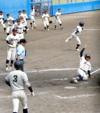 明徳初戦サヨナラ突破　好投川口に田宮応える　第１０７回全国高校野球　千葉大会　第４日