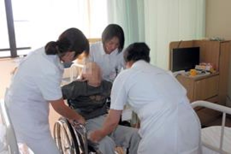 高齢化が進み、医療・福祉従事者の需要は高まる（写真と本文は関係ありません）