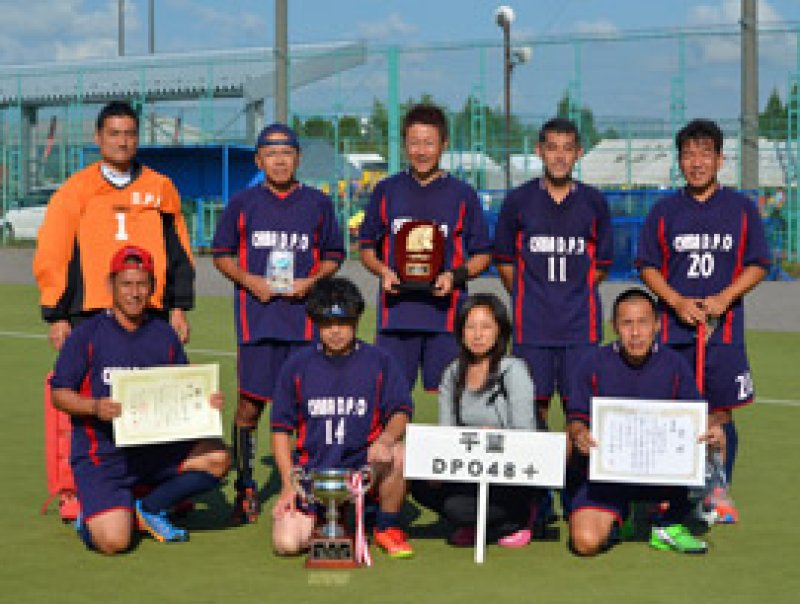 初の県勢全国優勝　１０度目挑戦、全勝で飾る　いすみのホッケーチーム「千葉ＤＰＯ」