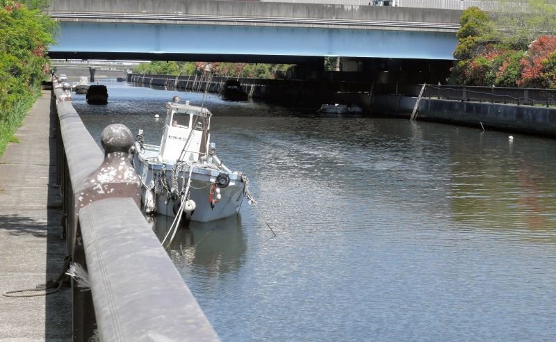 プレジャーボートの不法係留が後を絶たなかった千葉市の浜田川（４月２１日撮影）