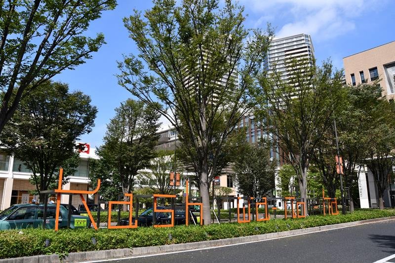 ＡＩカメラが設置されたつくばエクスプレス柏の葉キャンパス駅前＝柏市