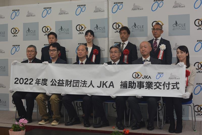 補助事業対象の事業者ら＝芝山町のサテライト成田
