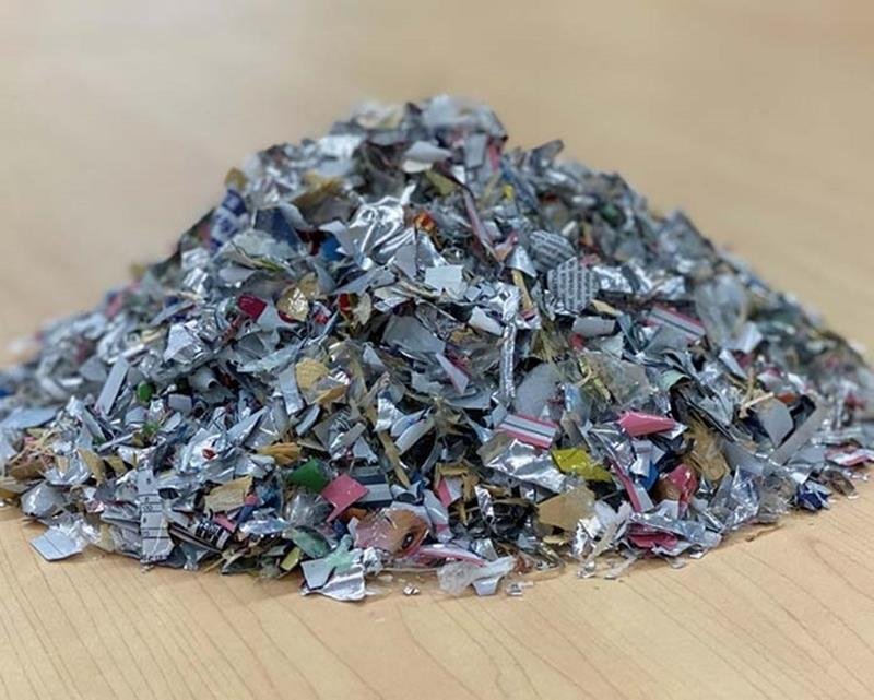 廃プラスチックを原料とした燃焼材「フラフ燃料」。セメント製造業や製紙業での活用が見込まれている（千葉銀提供）
