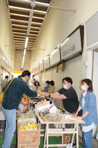 「五井朝市」市民に定着　市原　駅前アーケードで１０回目　エリア広げ新マルシェも