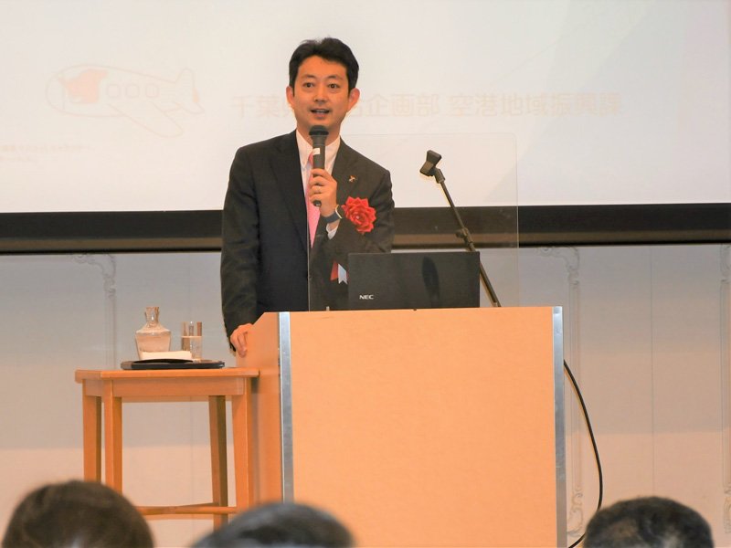 熊谷知事が基調講演した成田空港対策協議会の定時総会＝成田市
