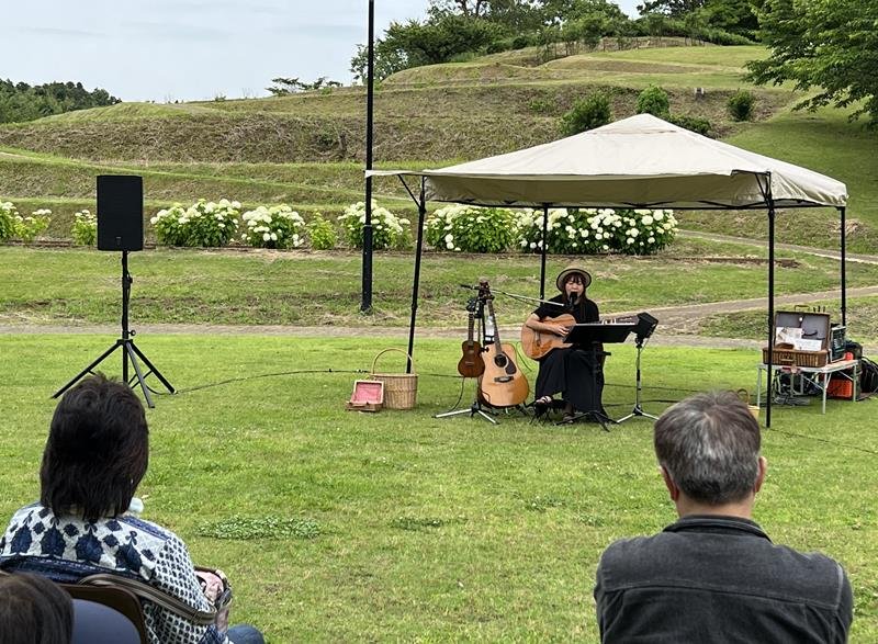 恋人の丘で初開催された「ラブソングコンサート」＝市原市
