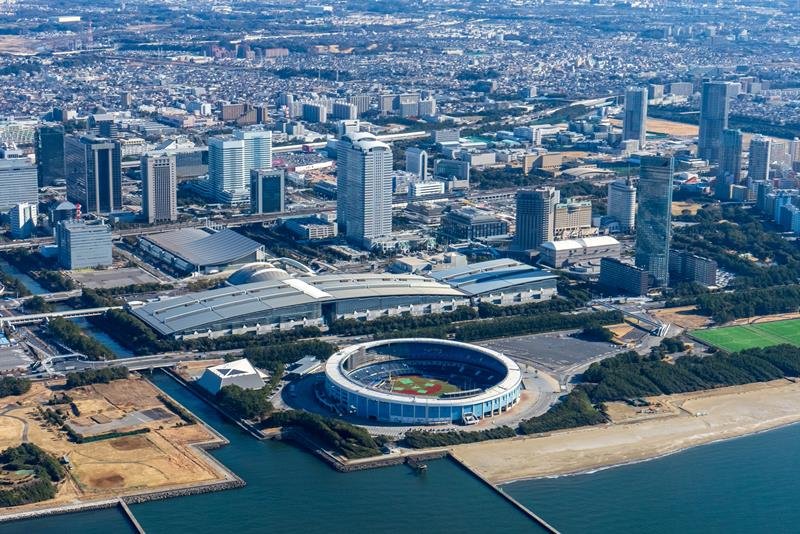 「国際業務都市」として発展してきた幕張新都心（千葉市提供）
