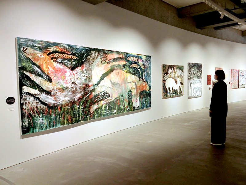 「生命の力」独自の筆致で　絵本作家・画家ミロコマチコ展市原湖畔美術館