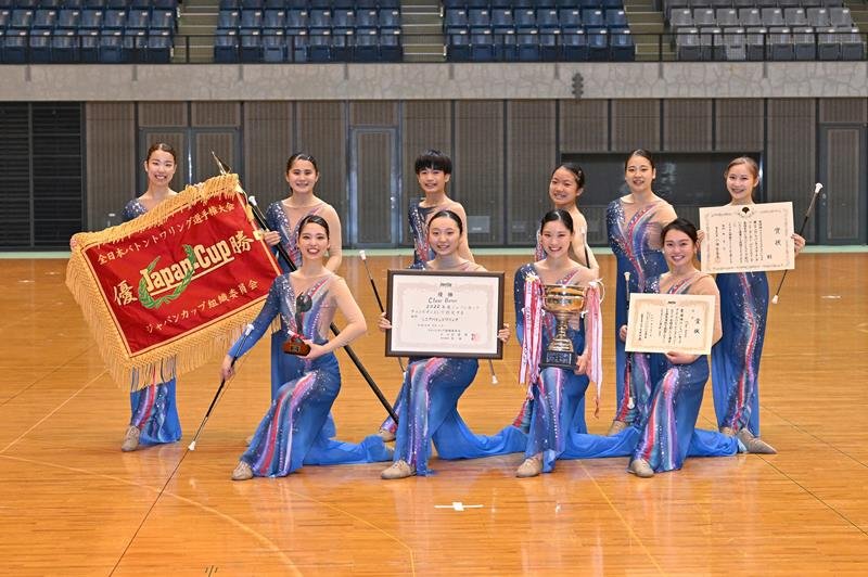 シニア部門で優勝したクリアバトンのメンバー