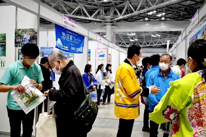 商談が活発に行われた「よい仕事おこしフェア」＝６日、都内