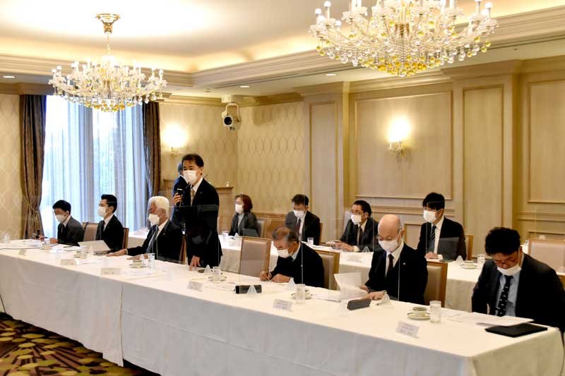 あいさつする和田会長＝千葉市中央区

