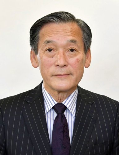 本郷谷健次氏
