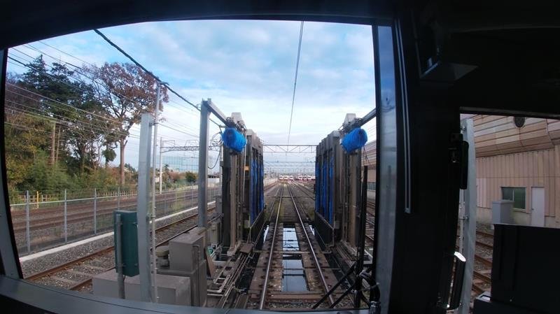 車両洗浄機通過体験のイメージ（新京成電鉄提供）
