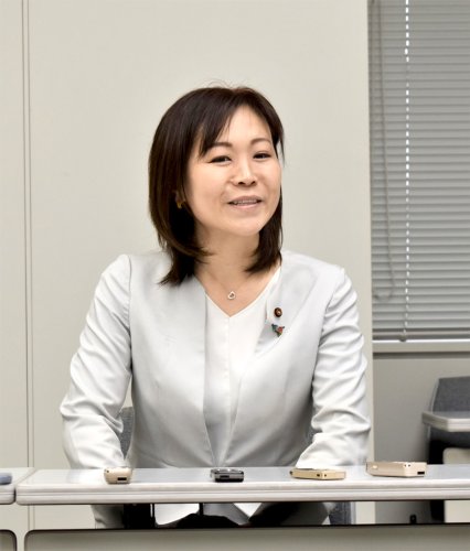 岡野純子氏