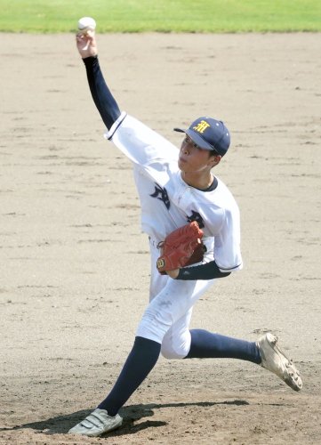 三回から登板した茂原の吉田＝長生の森