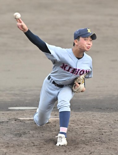 津田沼－日大習志野　先発し７回を２安打完封した日大習志野の丸野＝柏の葉
