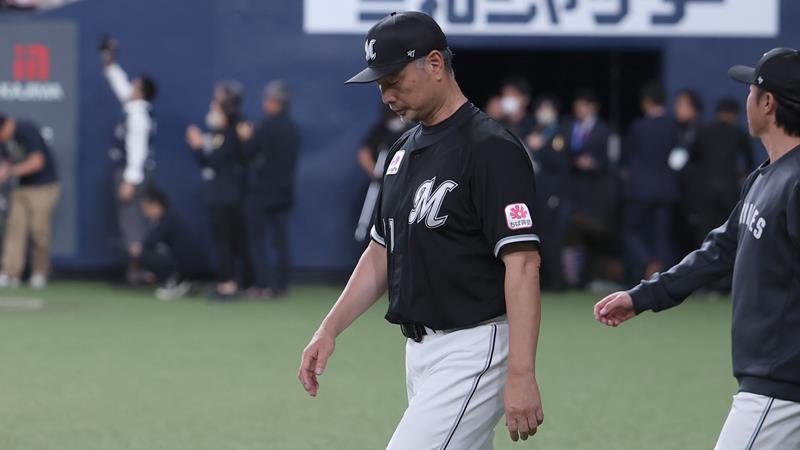シーズン最後のミーティングで吉井監督は選手に言葉をかけた