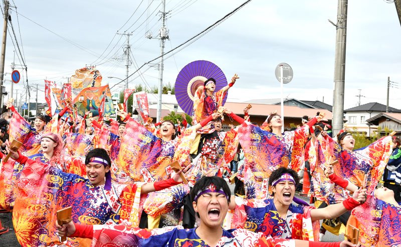 圧巻の演舞で大賞に輝いた「チーム☆利ゑ蔵」＝香取市

