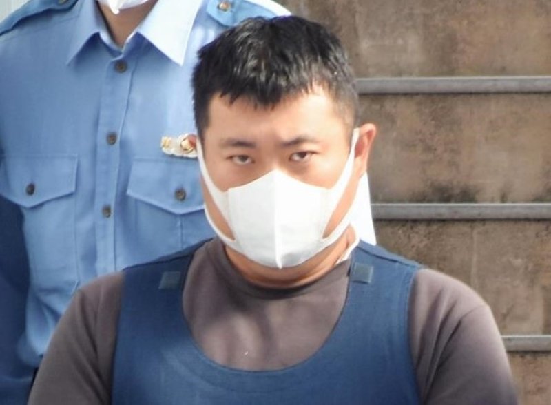【速報】安否確認に訪れた高齢者宅でクレカ盗み買い物　元巡査、起訴内容認める　ネットで「クレカ　悪用　ばれない」と検索　千葉地裁で初公判