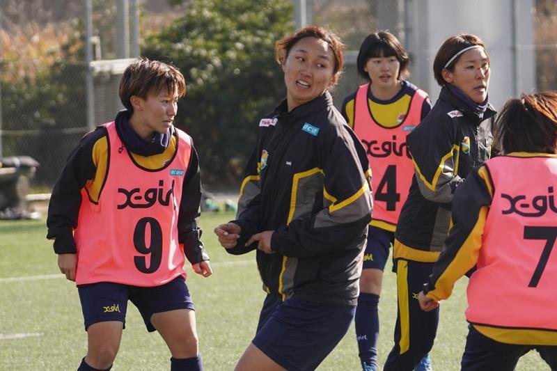 トレーニングするジェフレディースの選手たち＝５日、千葉市内（（Ｃ）ＪＥＦＵＮＩＴＥＤ）

