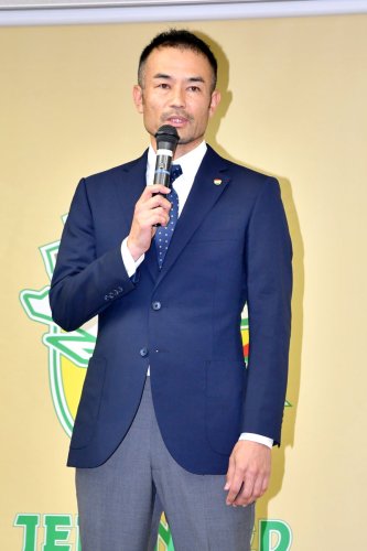 今季の抱負を語る千葉の小林監督＝１３日、千葉市内