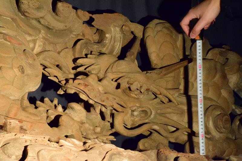 島村圓鉄の傑作「波に阿形龍図」＝睦沢町立歴史民俗資料館
