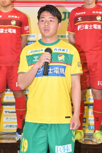 期限付き移籍で加入したＤＦ岡庭