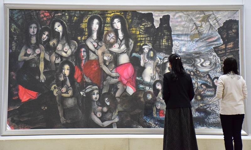 蔵出しした晩年の代表作「海女人命救助」＝茂原市立美術館・郷土資料館
