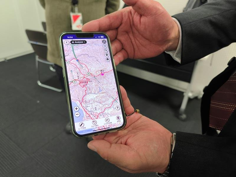 アプリ「コンパス」の画面。地図上から登山計画が作成できる
