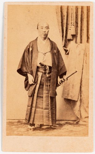 遣欧使節で訪問中のベルリンで撮影された柴田剛中の写真＝文久２（１８６２）年（個人蔵・国立歴史民俗博物館保管）
