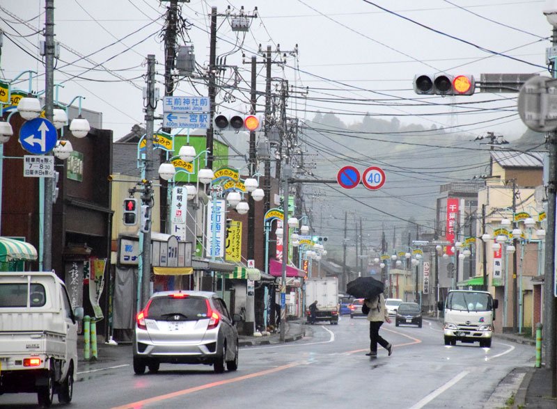 サーフィンが盛んな海岸部からは離れた場所にある商店街＝一宮町（画像は一部加工してあります）