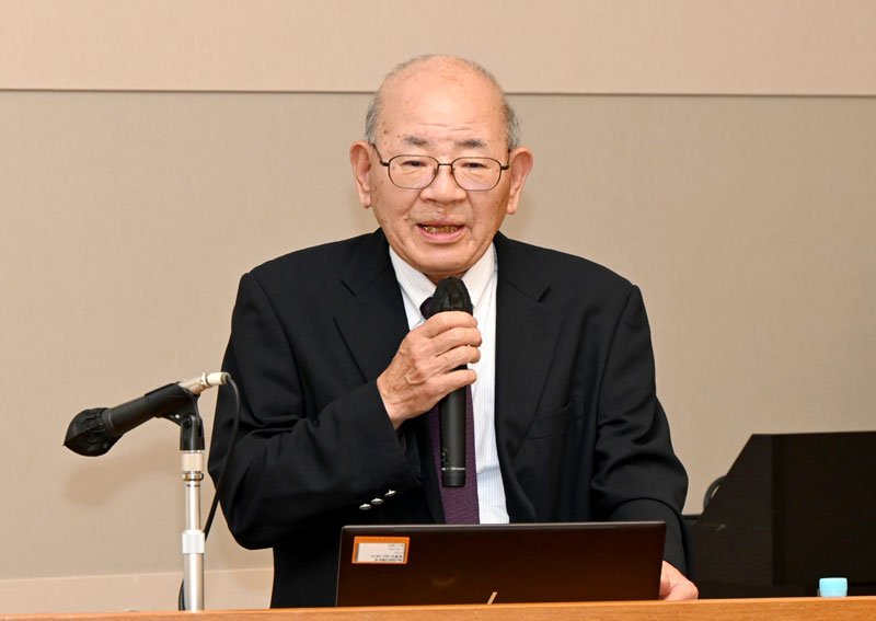 子宮頸がん予防の現状について講演する河西さん＝千葉市中央区
