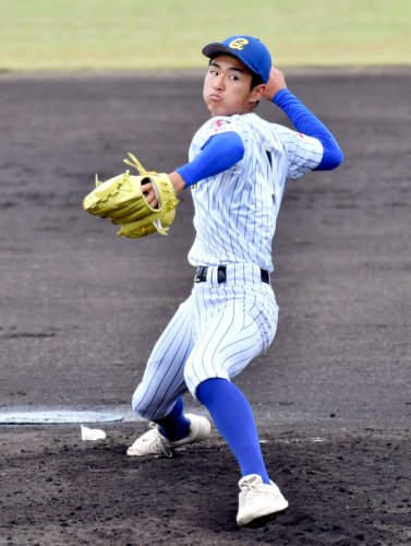 失敗糧に再び聖地へ　右腕トリオ一体で挑む　中央学院　【迫る球音　第１０６回高校野球千葉大会】（上）