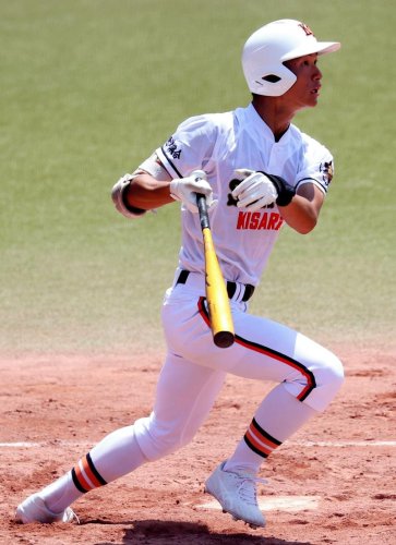 木更津総合－翔凜　８回表木更津総合１死二、三塁、鈴木蓮が勝ち越し２点二塁打を放つ＝ゼットエー
