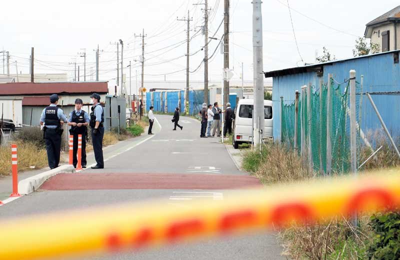 侵入盗事件の現場の住宅付近＝１７日午後、市川市柏井町
