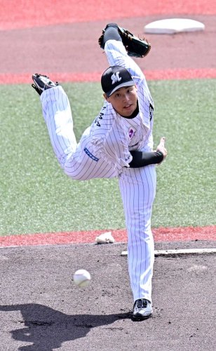 千葉ロッテの横山＝６月、ＺＯＺＯマリン