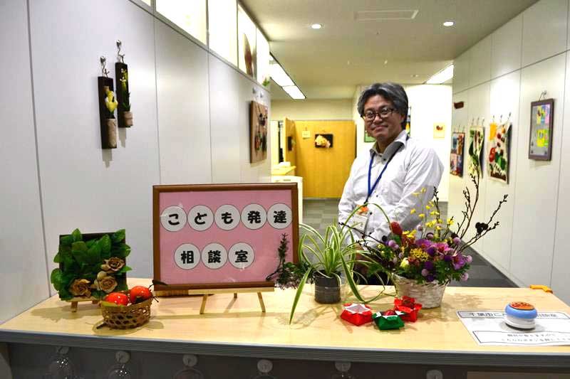 開設されたこども発達相談室の受付＝１日、千葉市中央区