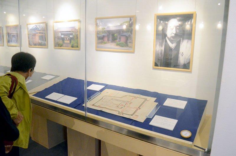 九十九里浜のほぼ中央部にあった要塞「木戸陣屋」の見取り図などを展示している＝横芝光町