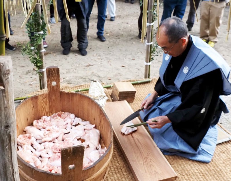 肉奉納し豊作祈る　しし切りまち　君津・諏訪神社