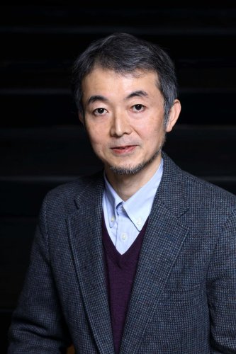 演出の小笠原響
