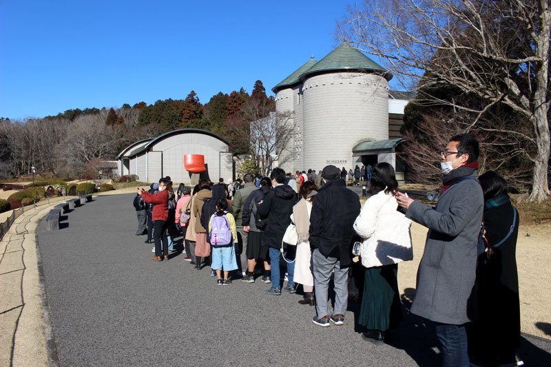 川村記念美、佐倉で最後の展示　「作品・建築・自然」コンセプト１８０点公開　開館前に長蛇の列　惜しむ声「寂しい、貴重な場だった」　移転後に期待も「独自のこだわり貫いて」