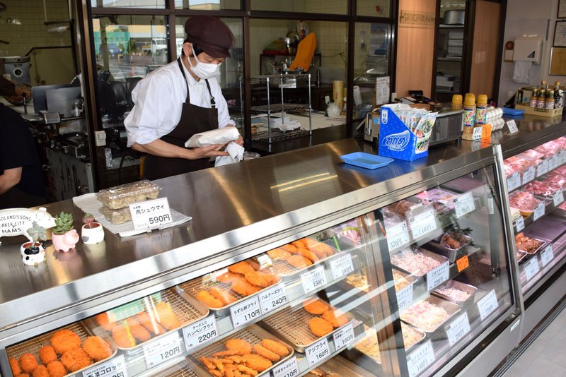 昨年４月にリニューアルした店内＝茂原市
