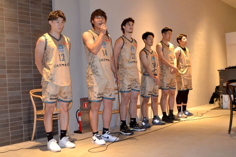３人制バスケ北総ライノス決起集会　「日本一へ熱い応援を」　新ユニフォームもお披露目